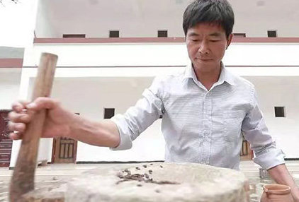 making famous coffee in yunnan dali china