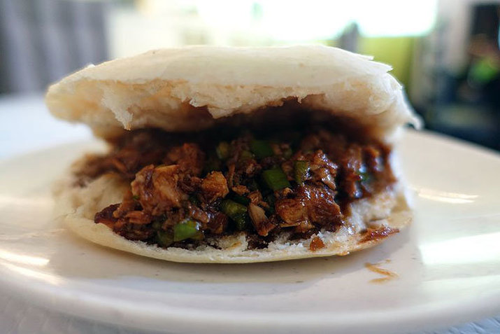Roujiamo with juicy meat and fragrant spices